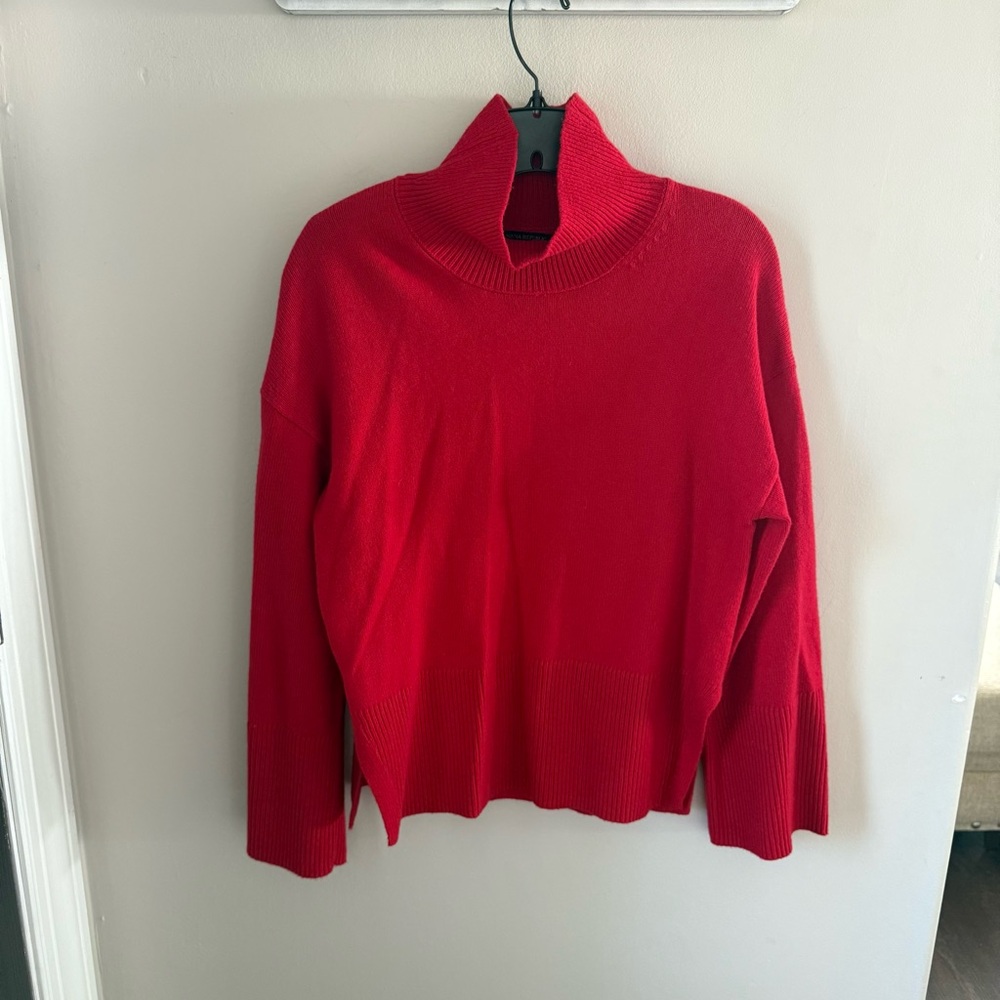 Banana Republic Sweater - Picture 2 of 3